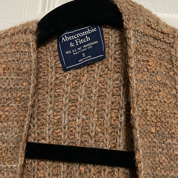 Abercrombie & Fitch cable knit cardigan - Picture 2 of 4